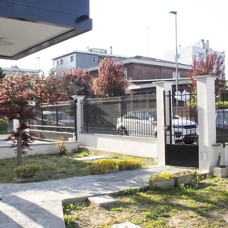 Luna Bianca Bed & Breakfast Rozzano Exterior photo